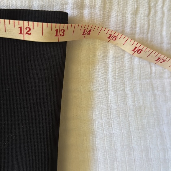 Spanx Seamless Leggings, Black, WASHED BUT NOT WORN, Size Large - Picture 5 of 6